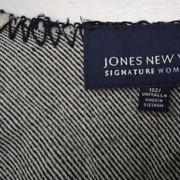 Jones New York Signature Woman 1 Size Black White & Grey Checked Poncho/Wrap - Picture 7 of 7